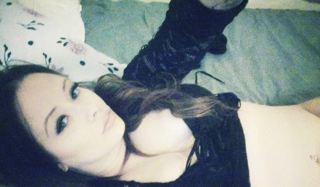 REDdeerBeautifulBrunetteBabeBedroomEyessoWETsooSweet REDdeerBeautifulBrunetteBabeBedroomEyessoWETsooSweet
