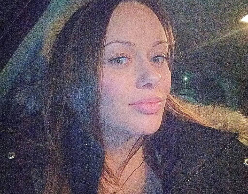 REDdeerBeautifulBrunetteBabeBedroomEyessoWETsooSweet REDdeerBeautifulBrunetteBabeBedroomEyessoWETsooSweet