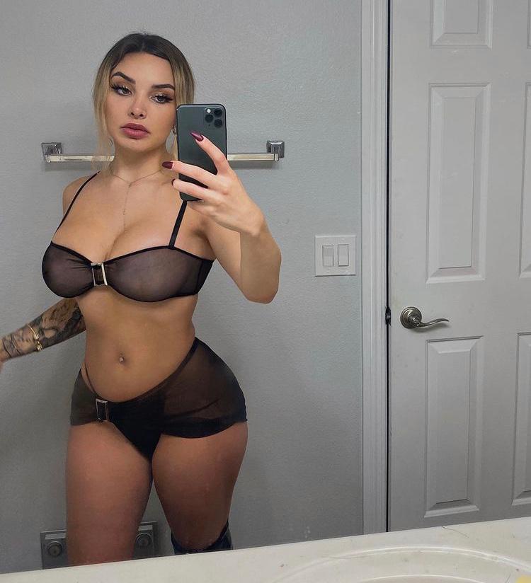 Am available for both Incall and outcall hookup HMU😘❤️ Am available for both Incall and outcall hookup HMU😘❤️