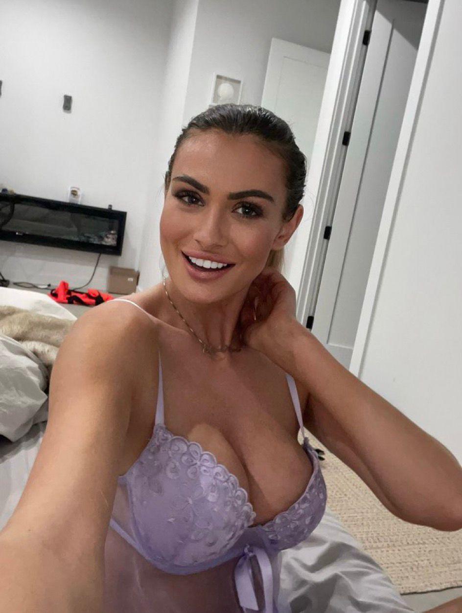 Available for sweet fun๐ Available for sweet fun๐