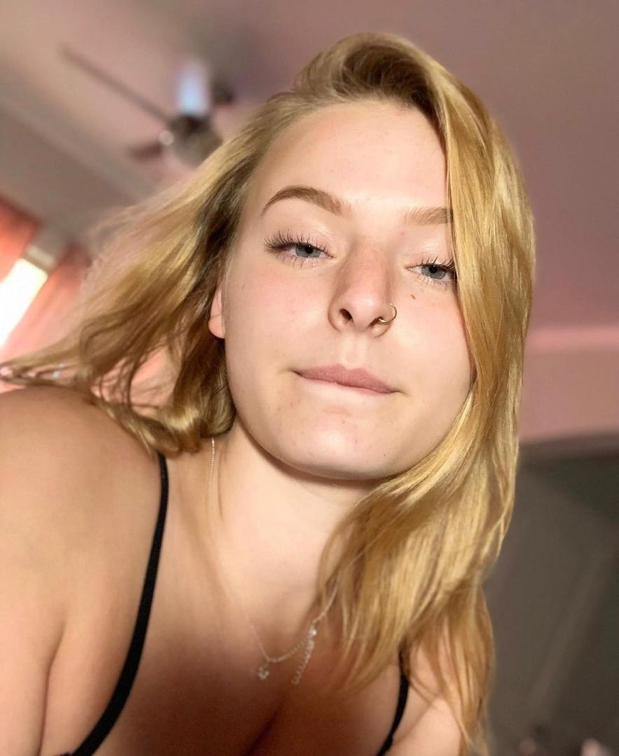 Available for hookup and hot sex Available for hookup and hot sex