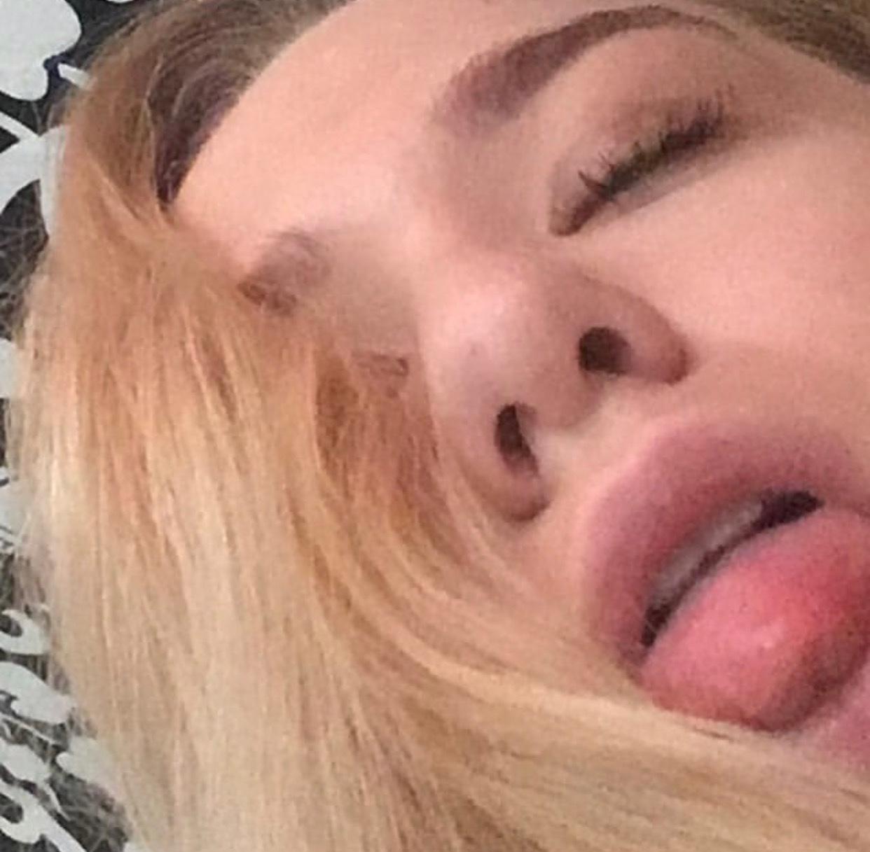 Am available for hook up in call and out call Am available for hook up in call and out call