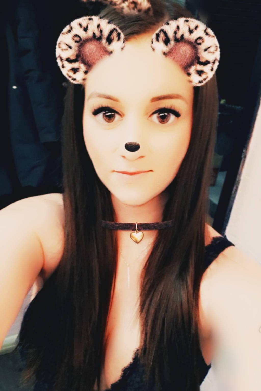 Hot sexy juicy babe ready to play ;) Hot sexy juicy babe ready to play ;)