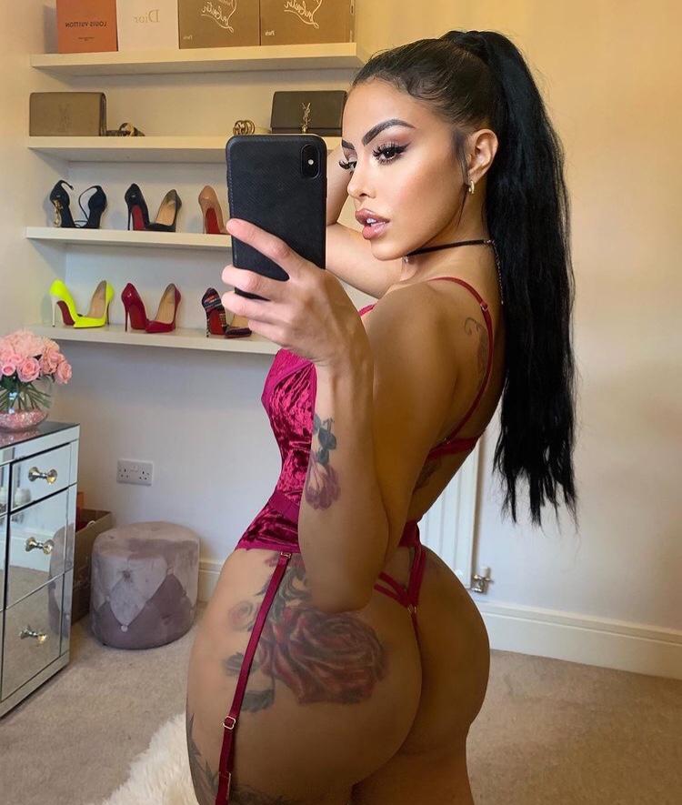 Available for incall or outcall service Available for incall or outcall service