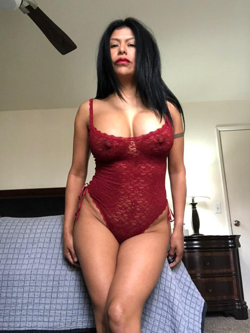 I’m available for hook up send me a message right now I’m here for you😍 I’m available for hook up send me a message right now I’m here for you😍