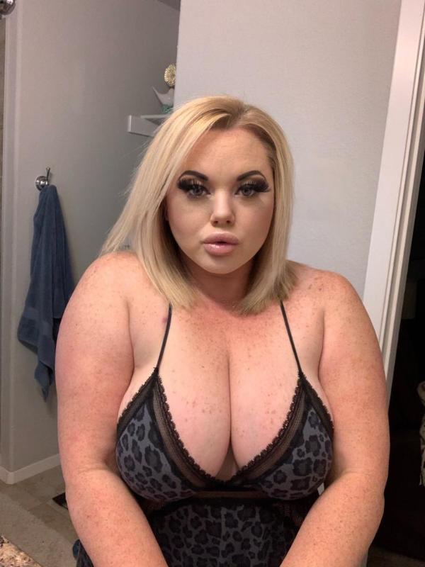 Hot naughty stephanie becker is available for hook up