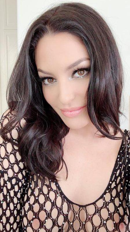 I’m Lori sweet Sexy Nasty 😋 your complete late night freak,🍆😁 check me out
