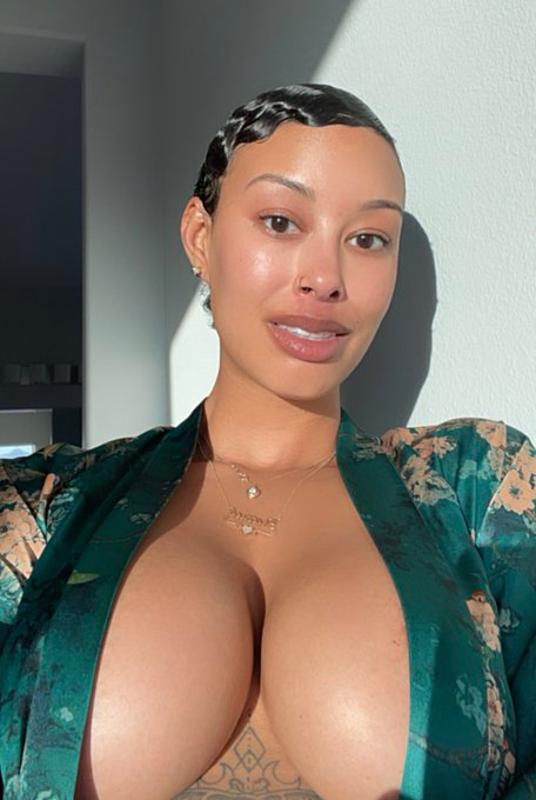 Am available for hookup and sex Curvy Erotic ❤ Juicy