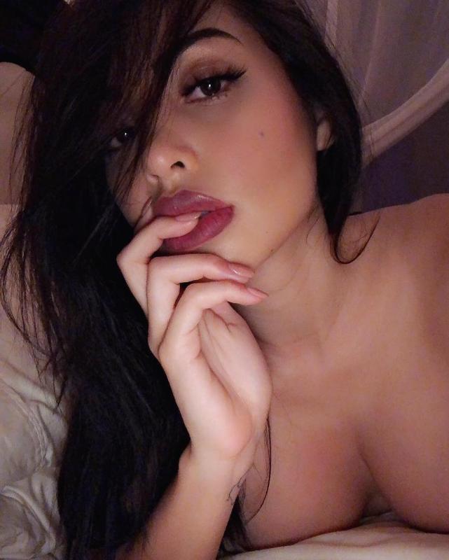 Horny Babe Need A Fuck 🍆💋🥰