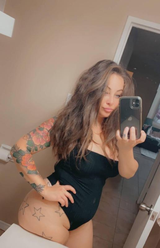 Looking for some company today? i’m waiting for you xo