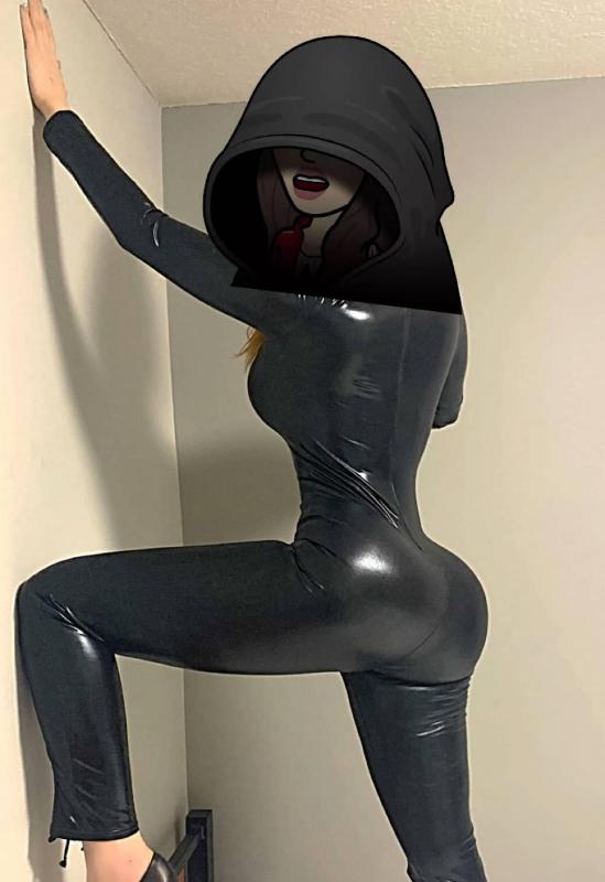 QUEEN is HERE FREAK Fetish Curvy Slim Moist