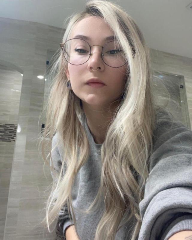 I’m available for sex hook up day and night 🤗👅