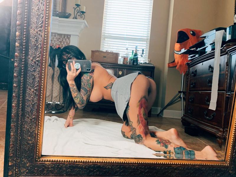 I’m Horny and Love squirting. Always available for all your sexual satisfactions