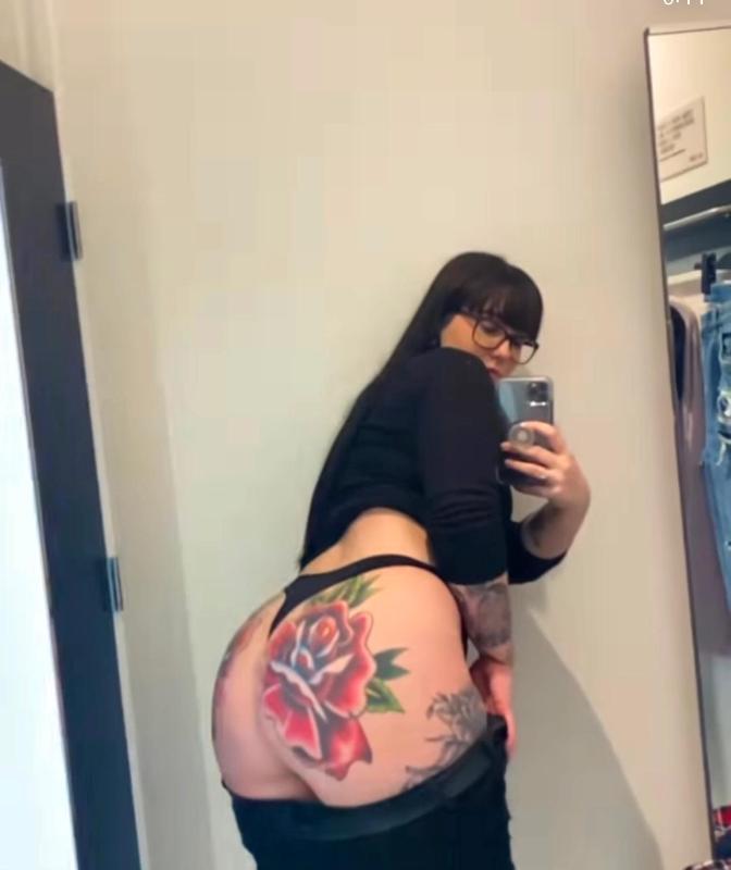 I’m available Hookup guys both incall or outcall 🍆🍆🍅🍎💯🚗🚨