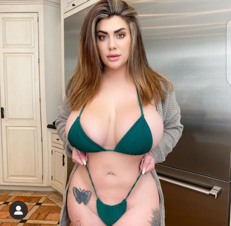 I love meeting new gentlemen 🍆🍆 who dream to have unforgettable hookup experience