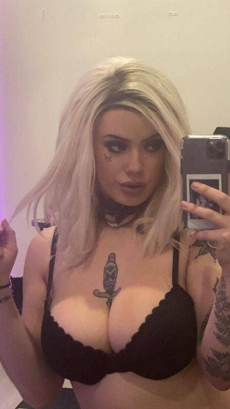 Hot 🥵Girl, Wet Pussy💦 Tattood_nasty