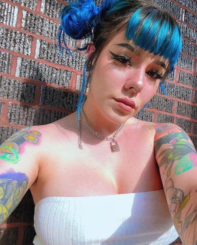 I’m down for hookup HMU on Snapchat anne_william973 text 6189995092