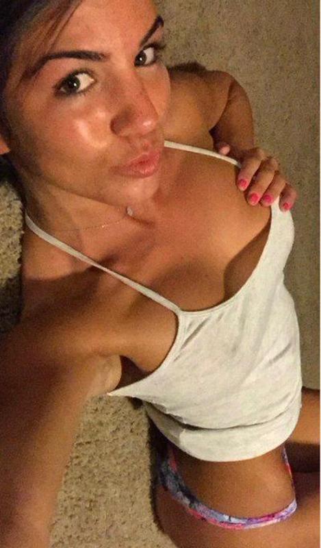 AM AVAILABLE NOW FOR HOT SEX AND DISCREET FUN SNAPCHAT dreypf22