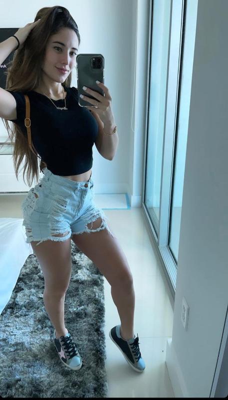 Available for hookup🍆🍆🍆