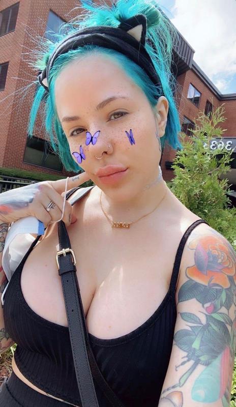 I’M HOT AND READY TO BE FUCKED🍆🍑💦🔥
