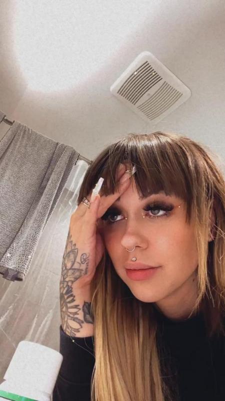 DOWN FOR HOOK UP 🥰🥰🥰