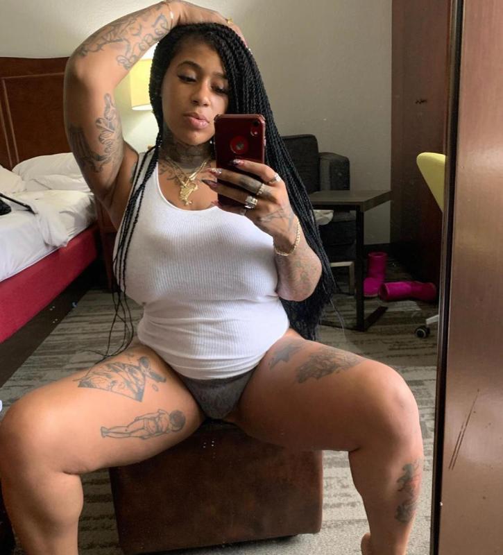 AVAILABLE FOR HOOKUP 🤙🏾😈🥰