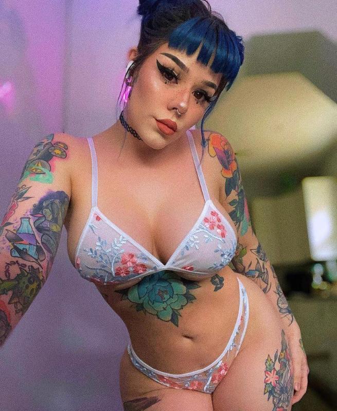 Hot down for sexy fun HMU if interested only!!!!video session available