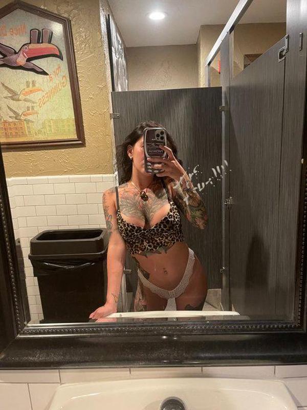 i’m down for hookup🍆🍑 HMU on Sc👻: Annabellabae22.Text (561) 418-7881