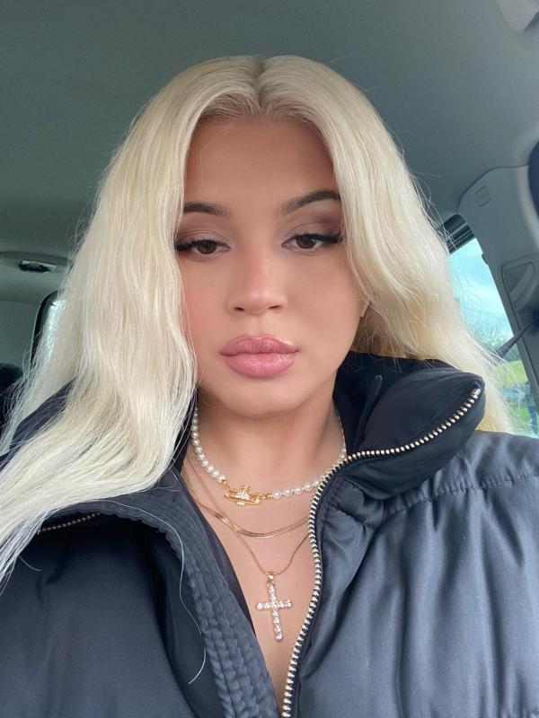 —>>> 👅Wet, sexy, creamy curvy ass and go and make sure you have some manners