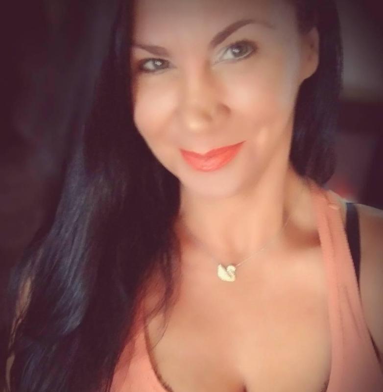 Gatineau MY M.¡.L.F.SHAKE BRINGS ALL THE BOYS TO MY YARD