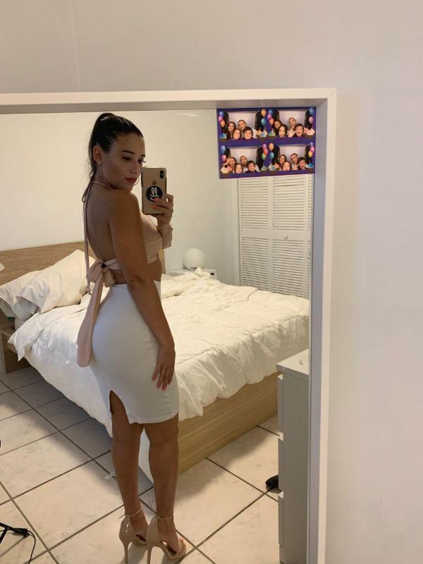 WHO IS DOWN FOR HOOKUP?