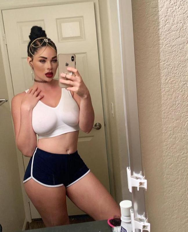 Stunning 😍Freaky 👅Slut🍑