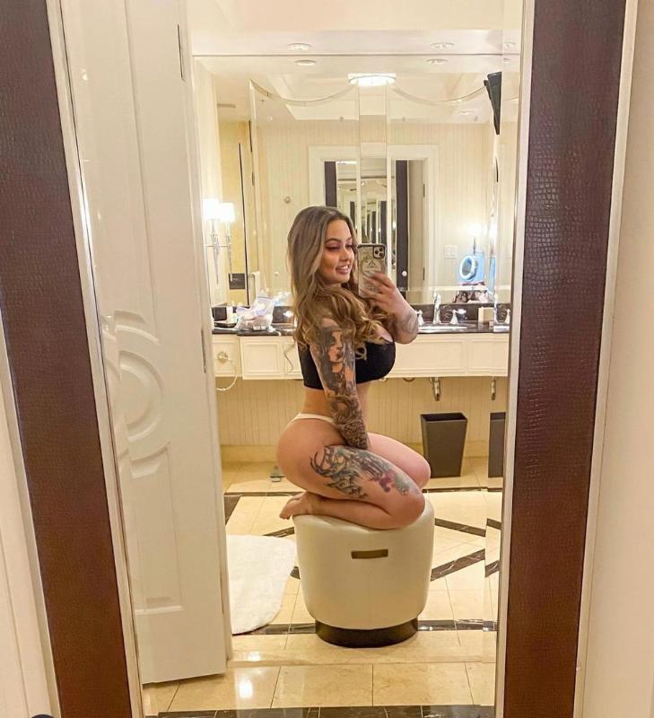 Escort available for hookup