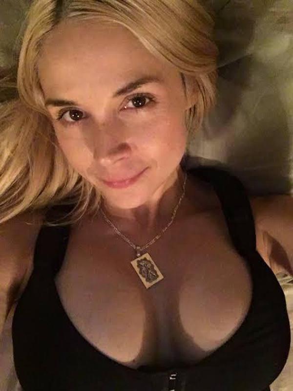 IM AVAILABLE 😍 Add me on Snapchat Sarahvan190