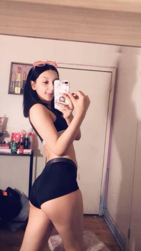 I’m available for sex hookup hangouts 4242558273