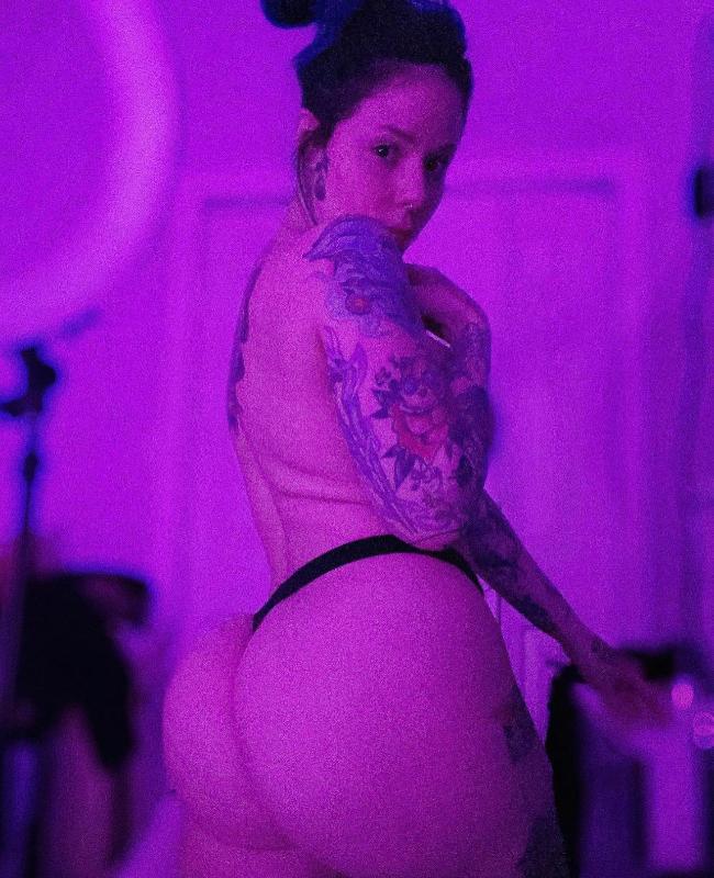 HORNY GIRL LOOKING FOR FUN💦💦💦👅🍆💦😋