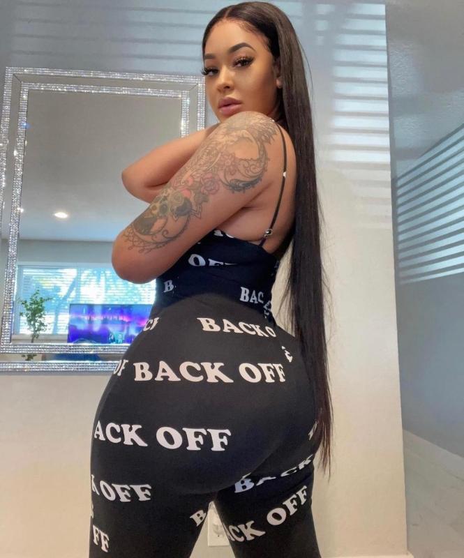 Escort available for hookup