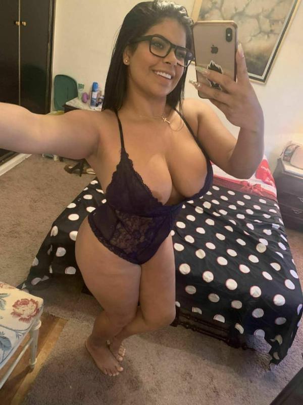 HIT ME UP FOR HOOK UPS, MASSAGES, GIRLFRIEND EXPERIENCE AND CAR MEETS🍆🍑🍑....