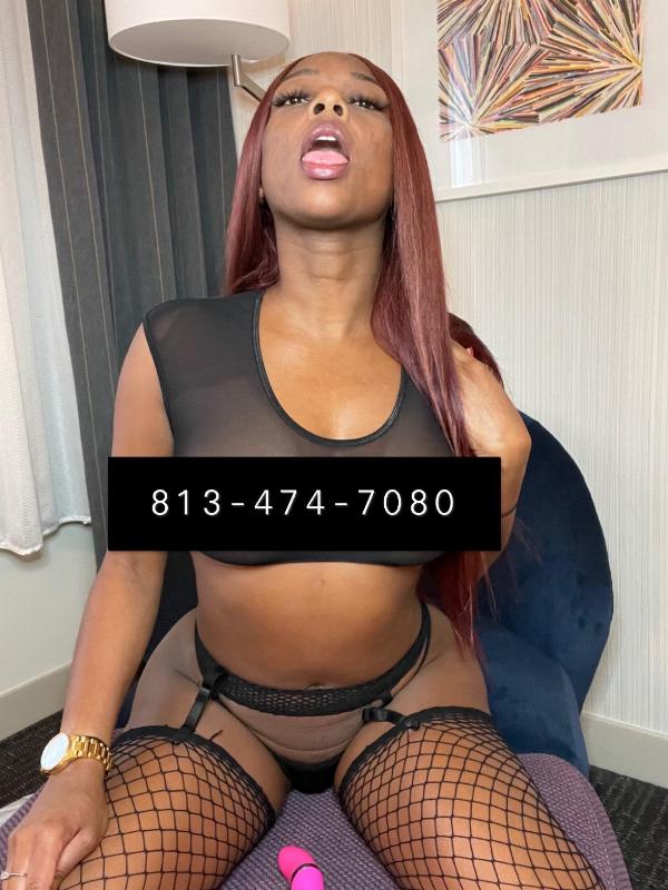 Busty Bombshell ready to play 💦 squirter