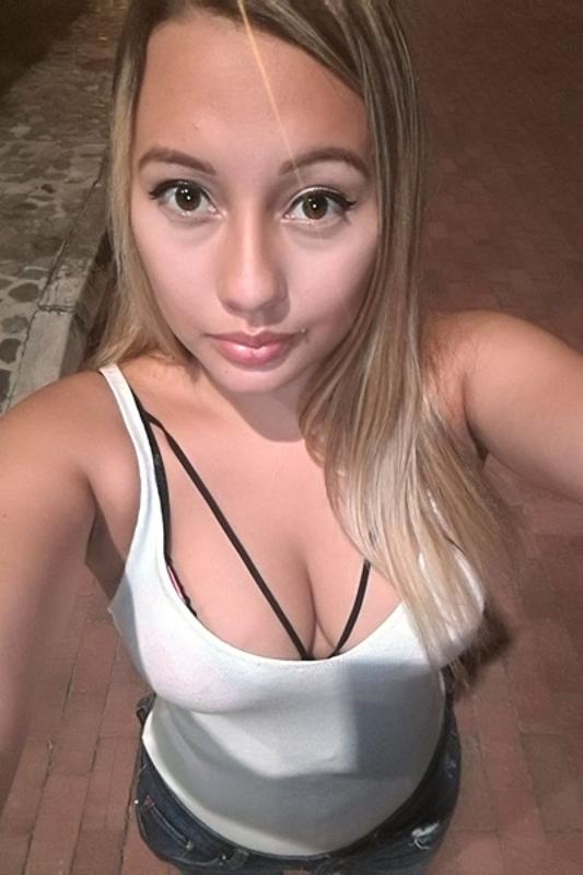 🚺💝Looking For Pussy Eater💝Home/ Hotel Fun🚘Car Fun👅👅Any Place I am ready👅🚺(414)367-4553