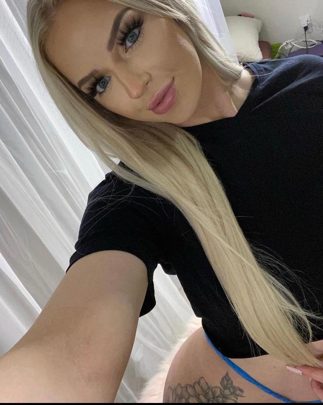I’m available now for hookups🍆🍑💯💦