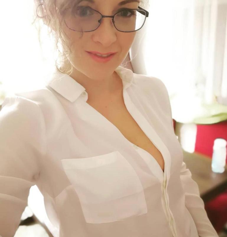 AVAILABLE AND READY FOR ALL KINDS OF HOOKUP FOR SATISFACTION.