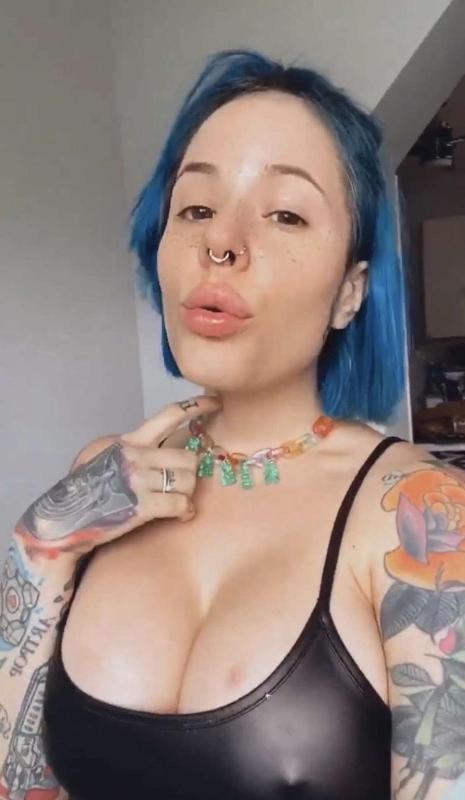 HORNY GIRL LOOKING FOR FUN💦💦💦👅🍆💦😋