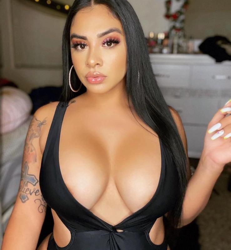 READY TO HAVE A GOOD 😋TIME WITH MY WET 💦Pussy HIT ME UP NOW I’M AVAILABLE...