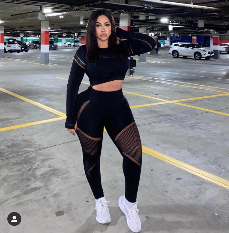 Hi I’m Rena damsel Really sweet and polite I’m down to anything- hook up