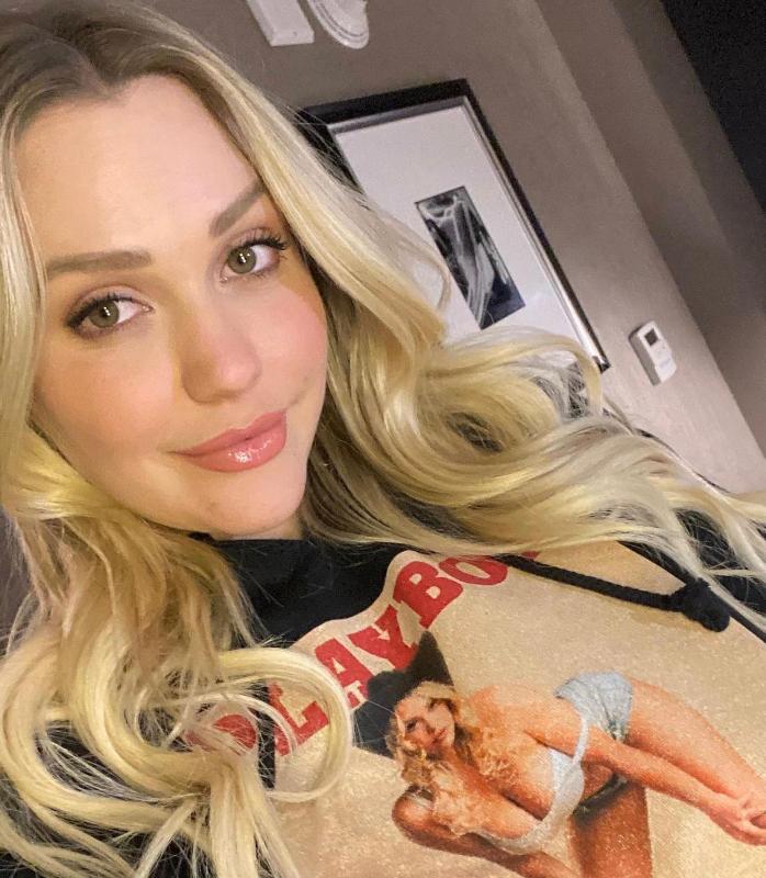 I am available for both incall and outcall services