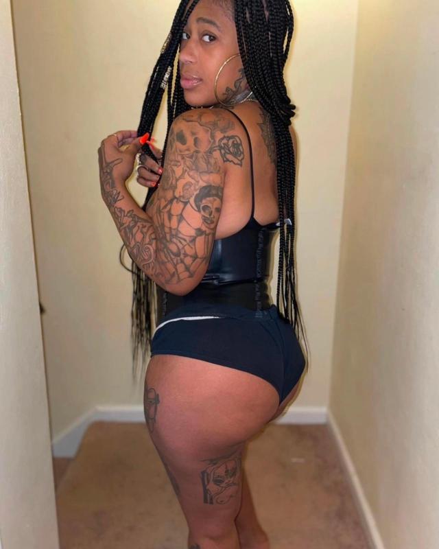 Naughty fat ass keisha ready for hookup
