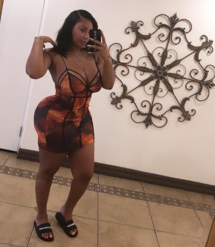 Available for hookup 🍑🍆💦