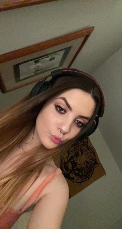 Hmu if you’re down for fun …. Ask for my rate