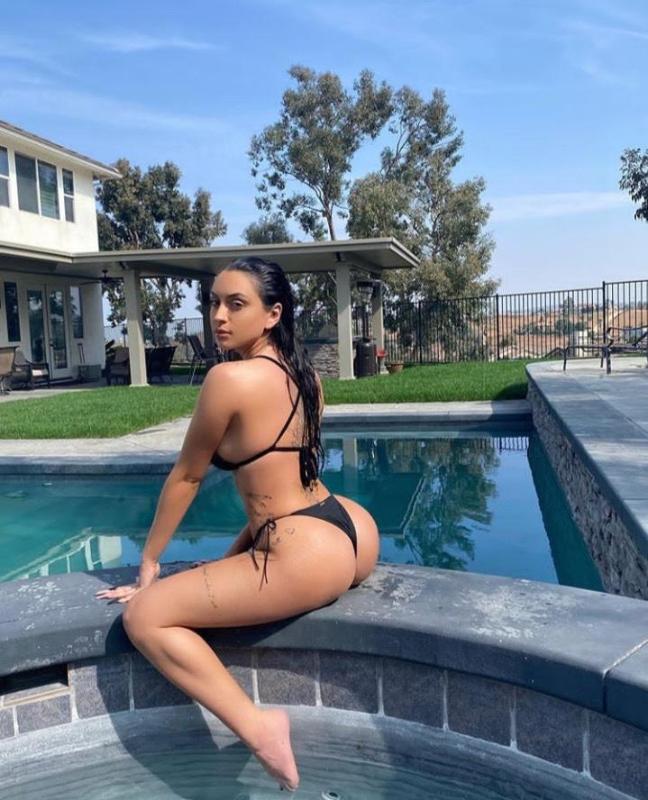 Sweet Pussy🍑🍑💦🥵